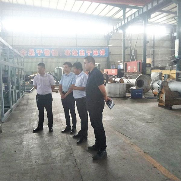 菏澤市高新區(qū)科技副主任曹萌博士親臨公司油氣回收生產(chǎn)車(chē)間