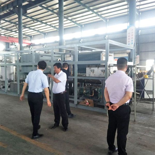 清華大學(xué)啟迪之星耿強(qiáng)總經(jīng)理到廢氣治理生產(chǎn)現(xiàn)場(chǎng)指導(dǎo)工作