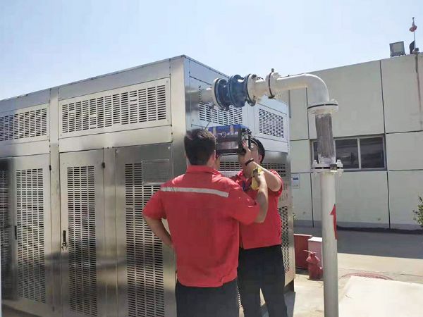 客戶操作油氣回收設(shè)備