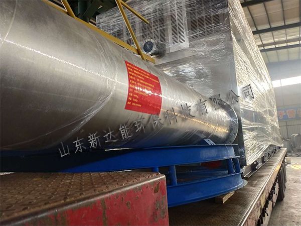 新疆客戶400立方油氣回收設(shè)備發(fā)貨現(xiàn)場